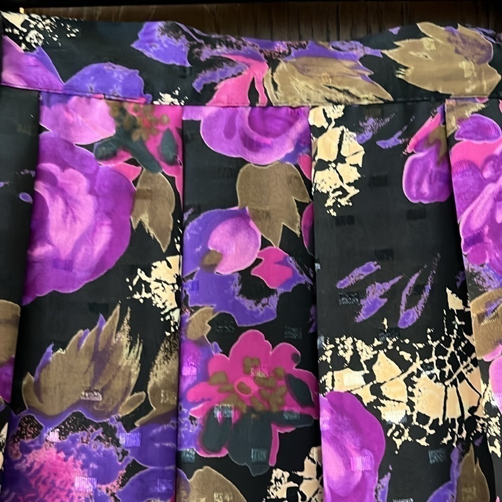 Fitting Image 2 pc. Black/ purple/ gold skirt and top. Size 22W. Beautiful - Picture 5 of 14